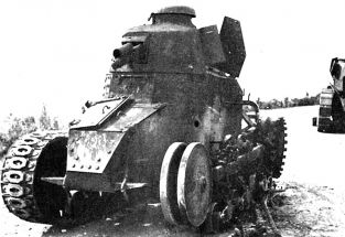 1 1 Renault NC Yougoslave Detruit Avril 1941