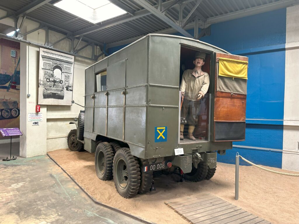 Allé des grands hommes gmc leclerc arrière