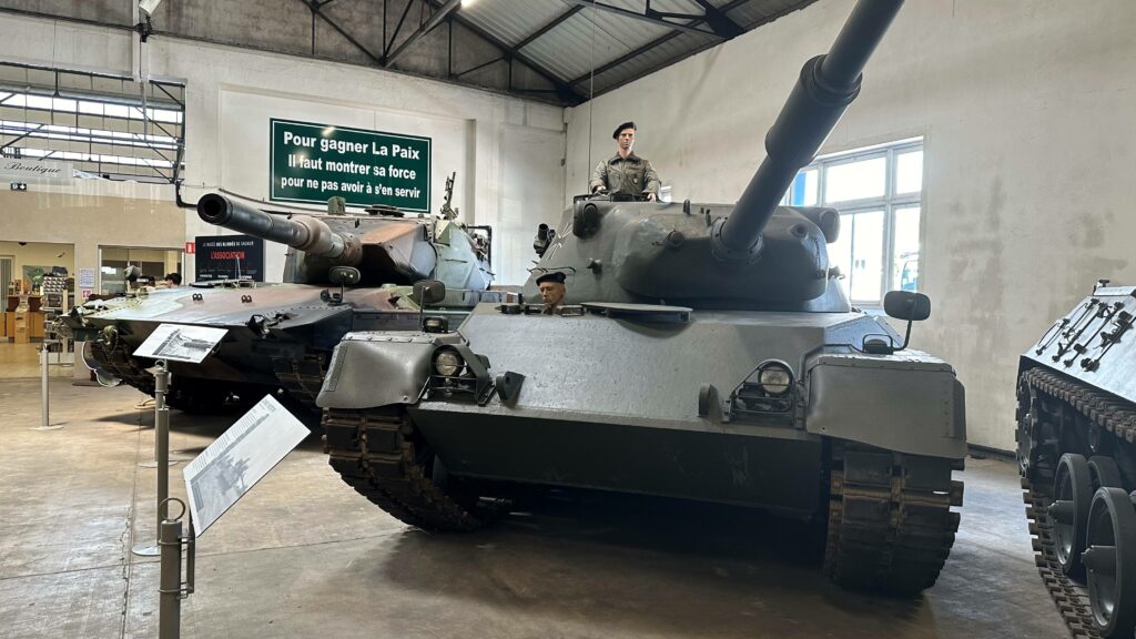 Maquette 1/72 Char Leopard 2 A5 Armée Italienne Kosovo 2000 Zamak